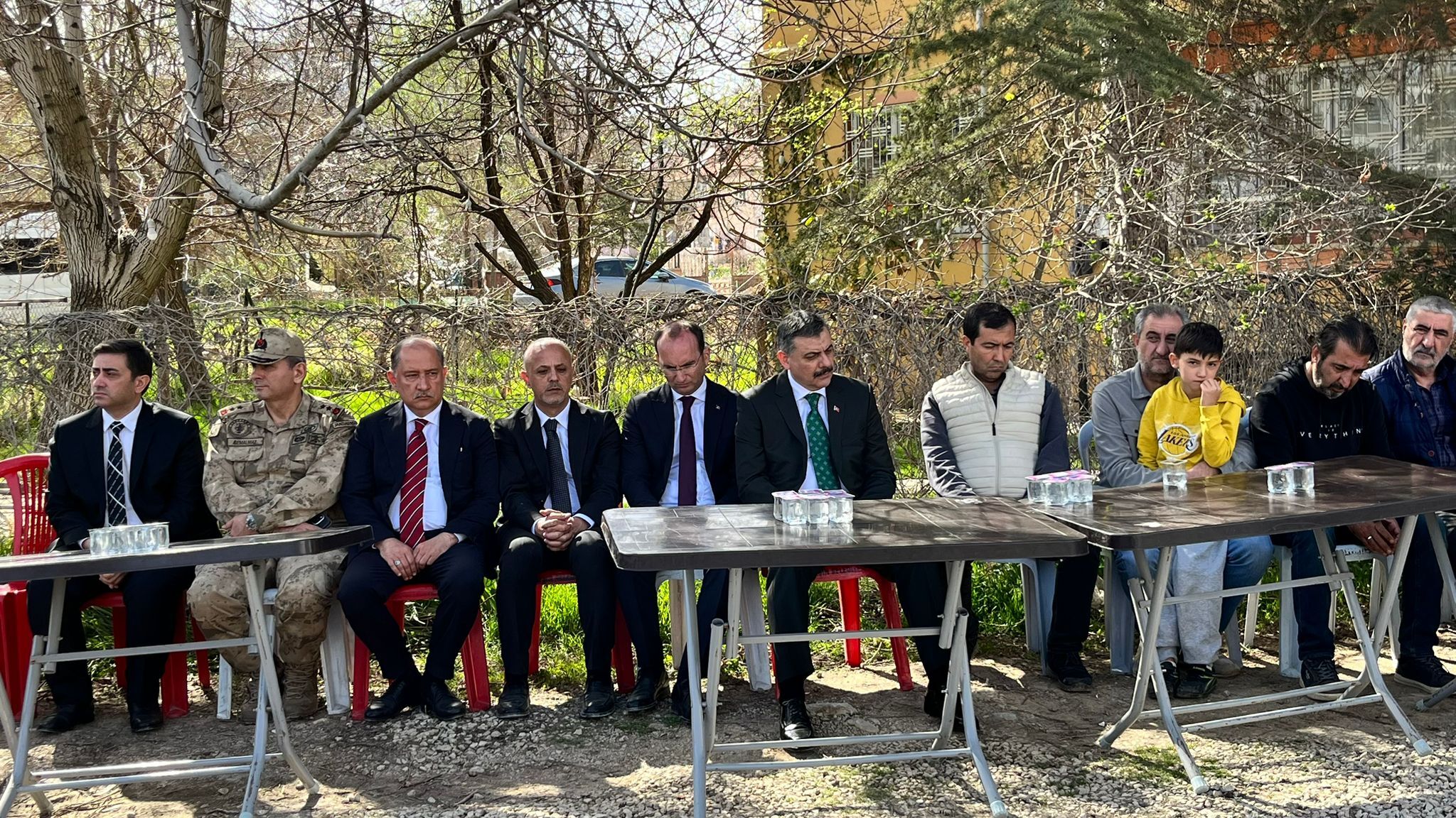 Bakan Çiftçi Afşin’de Acılı Aileyi Yalnız Bırakmadı (2)-1