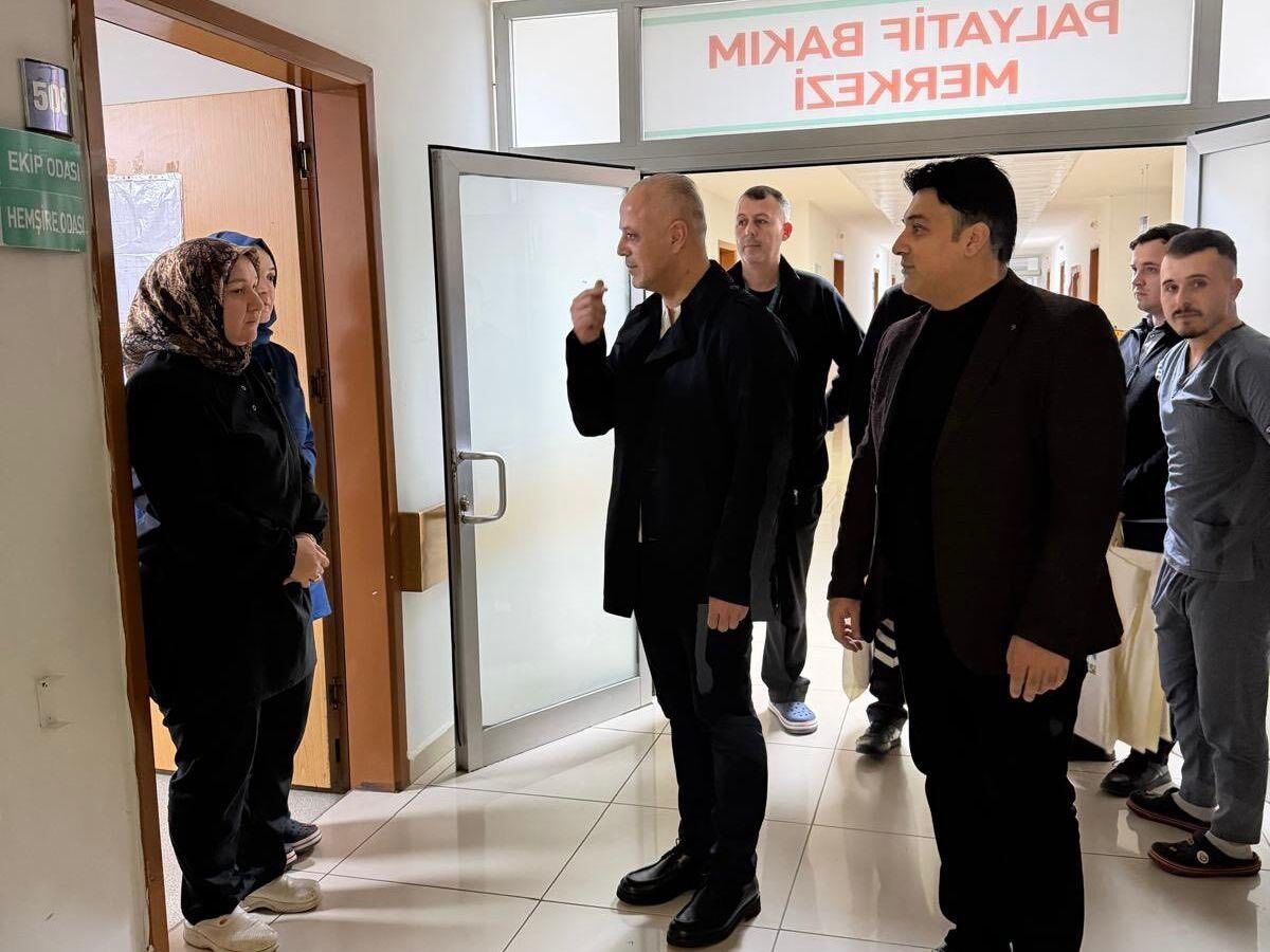 Başkan Koray Kıraç’tan Hastalara Moral Ziyareti1