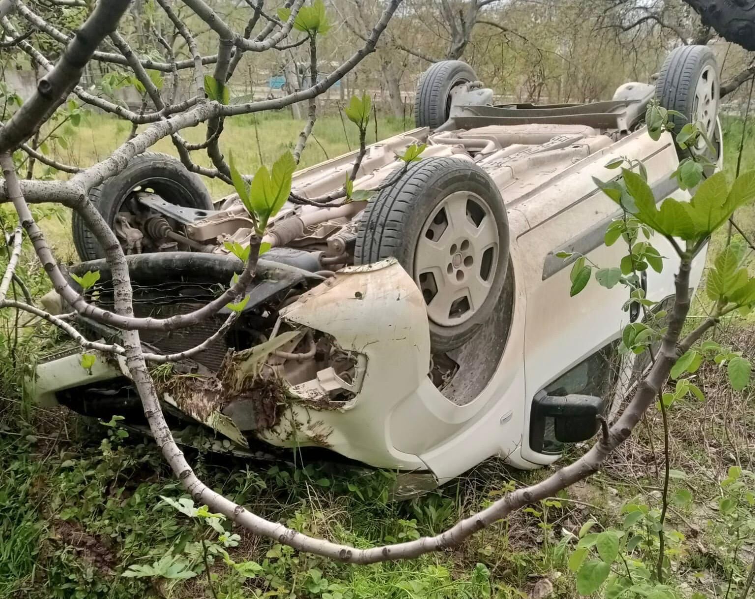 Direksiyon Hakimiyetini Kaybeden Araç Takla Attı 1 Yaralı
