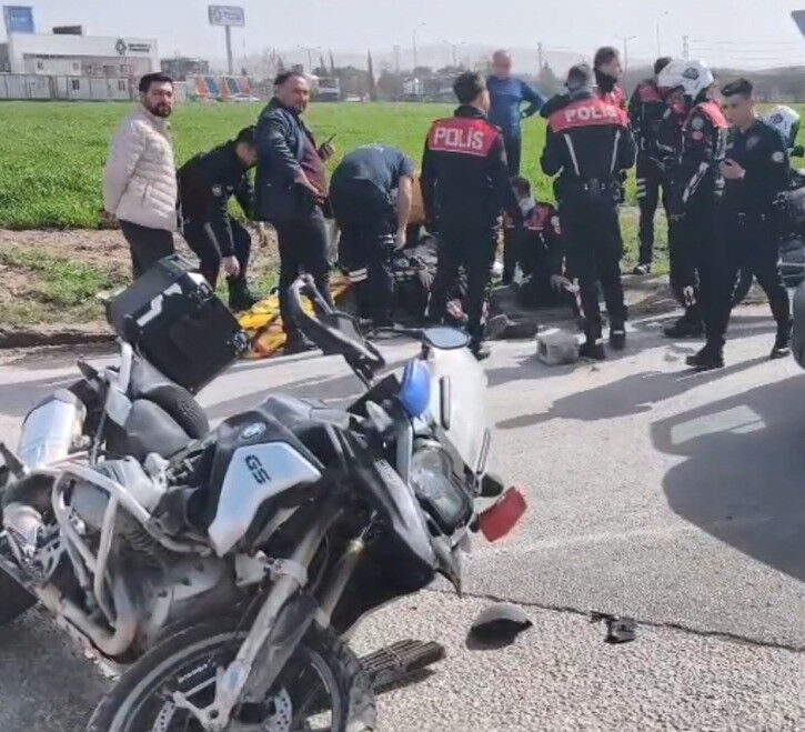 Ehliyetsiz Sürücü Polislere Çarptı 2 Polis Yaralı (1)