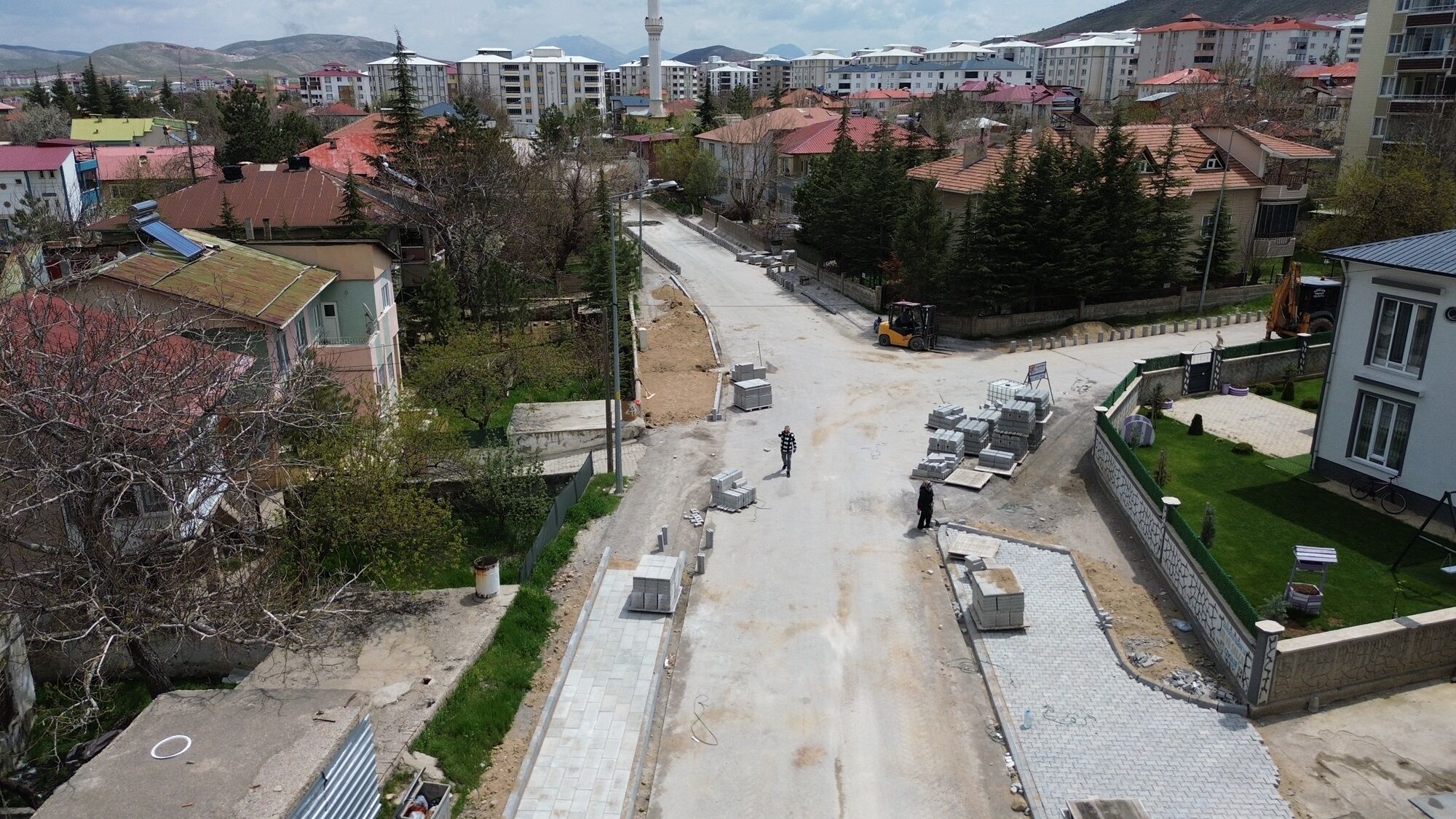 Fatih Caddesi’nde Kaldırım Çalışması Başladı (2)
