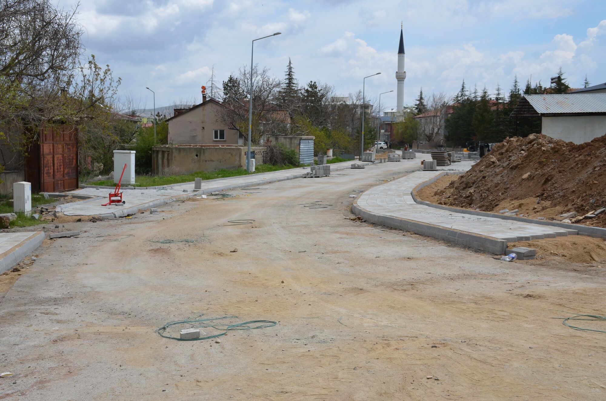 Fatih Caddesi’nde Kaldırım Çalışması Başladı (7)