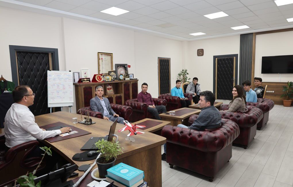 İl Millî Eğitim Müdürü Baydur, Robot Takımını Ağırladı2