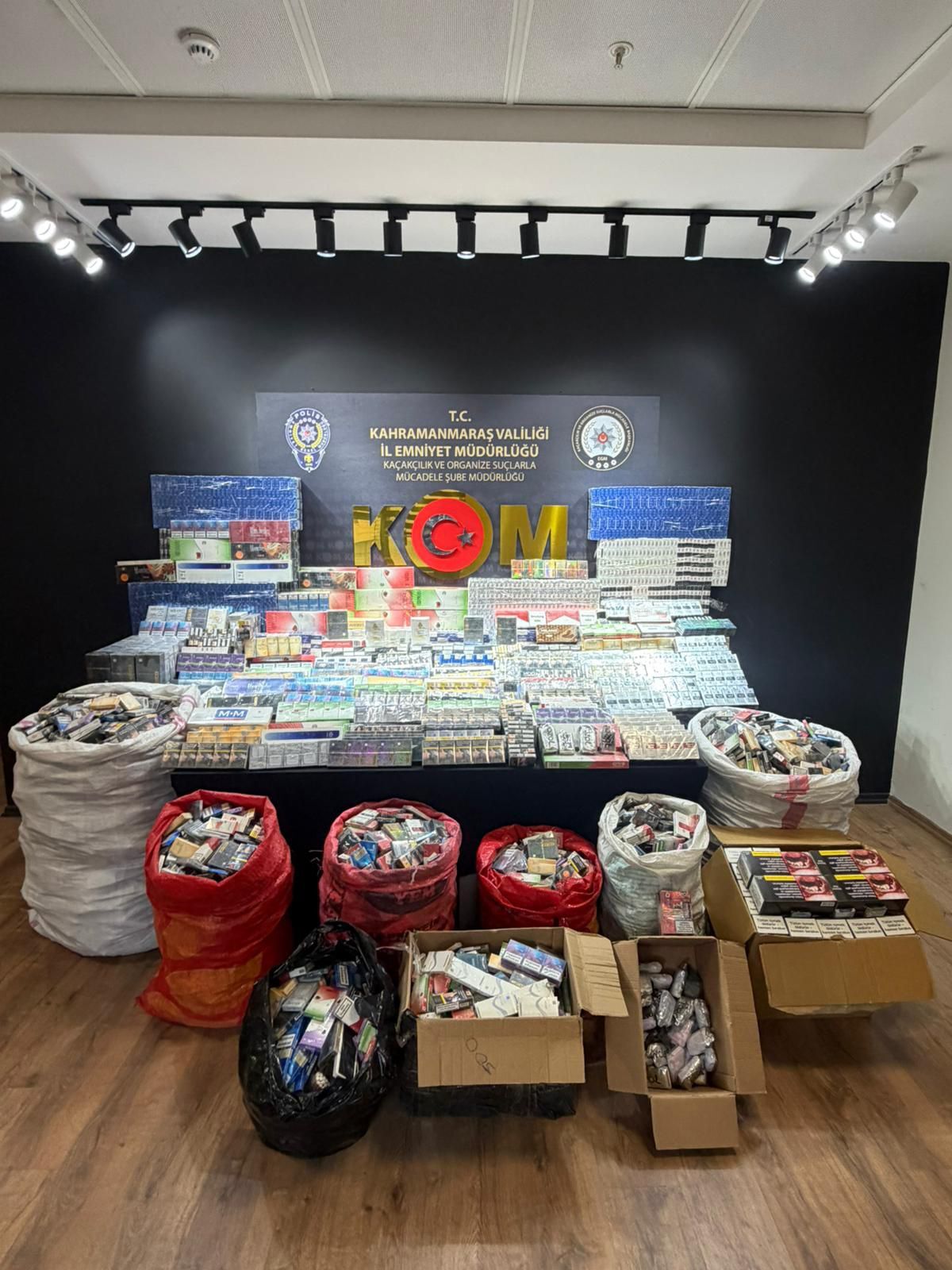 Kaçakçılığa Büyük Darbe 14 Bin Paket Sigara Ele Geçirildi