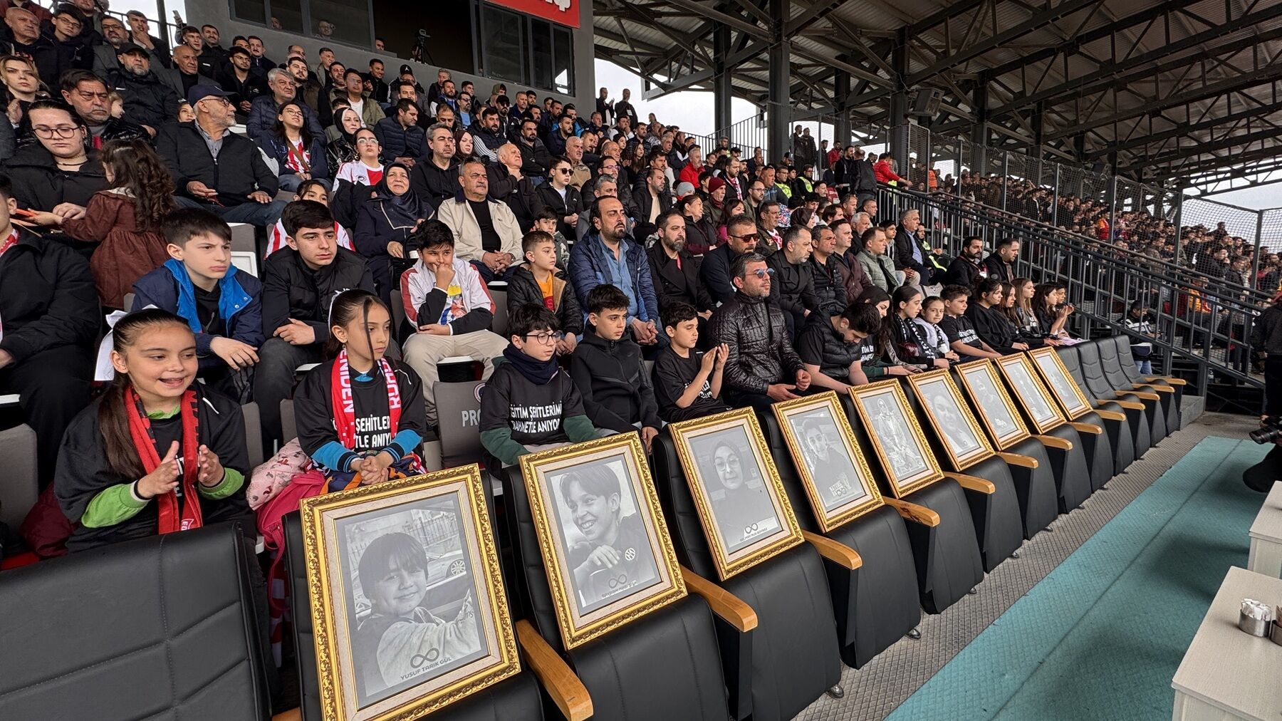 Kahramanmaraş İstiklal Spor, Ankara Demirspor Maçında Öğrenci Ve Öğretmenleri Ağırladı (2)