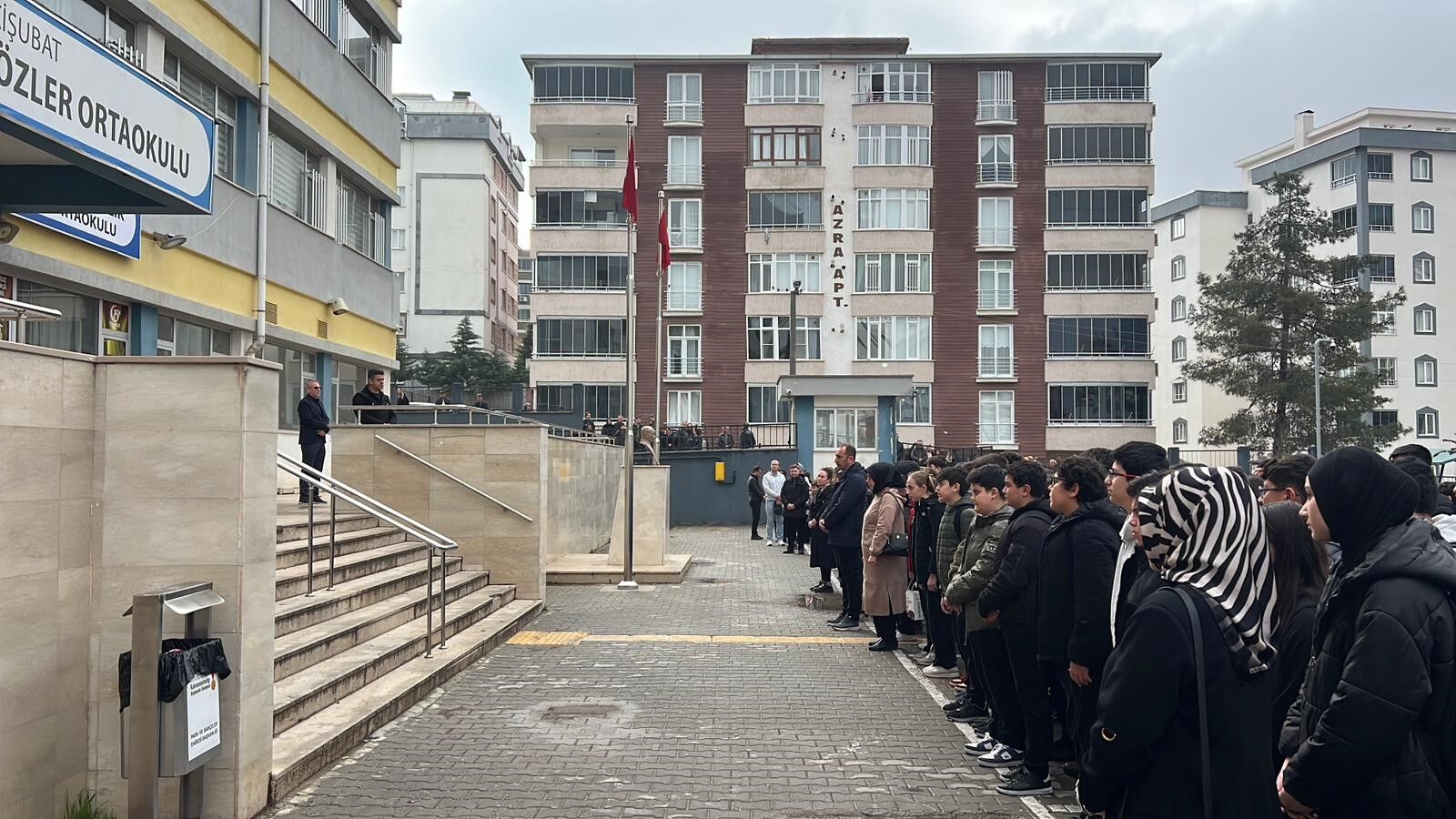 Kahramanmaraş'ta Öğrenciler, Saldırıda Hayatını Kaybedenler İçin Dua Etti (6)