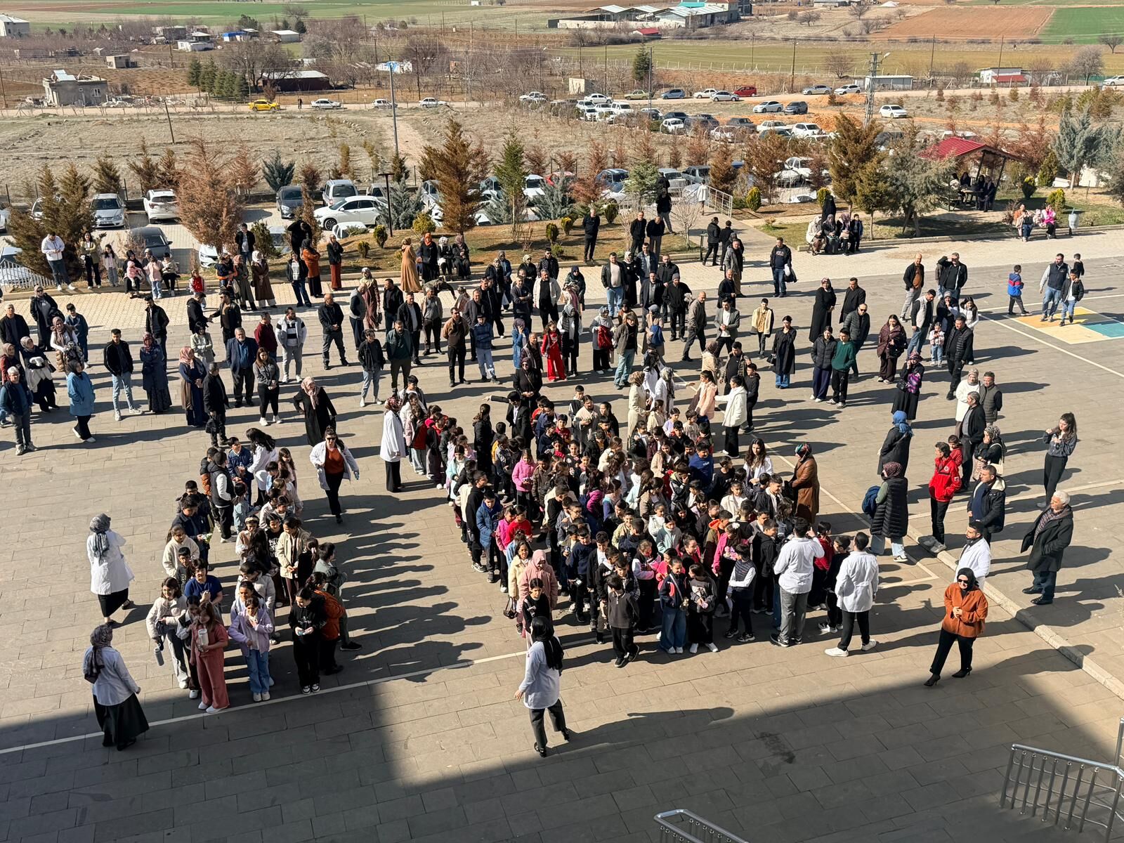 Karaoğlan Koleji Bursluluk Sınavı Yoğun Katılımla Gerçekleştirildi (5)
