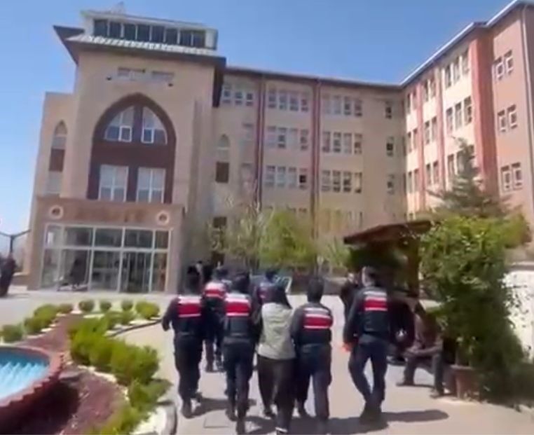 Karısını Tabanca Ile Öldüren Koca Tutuklandı (1)