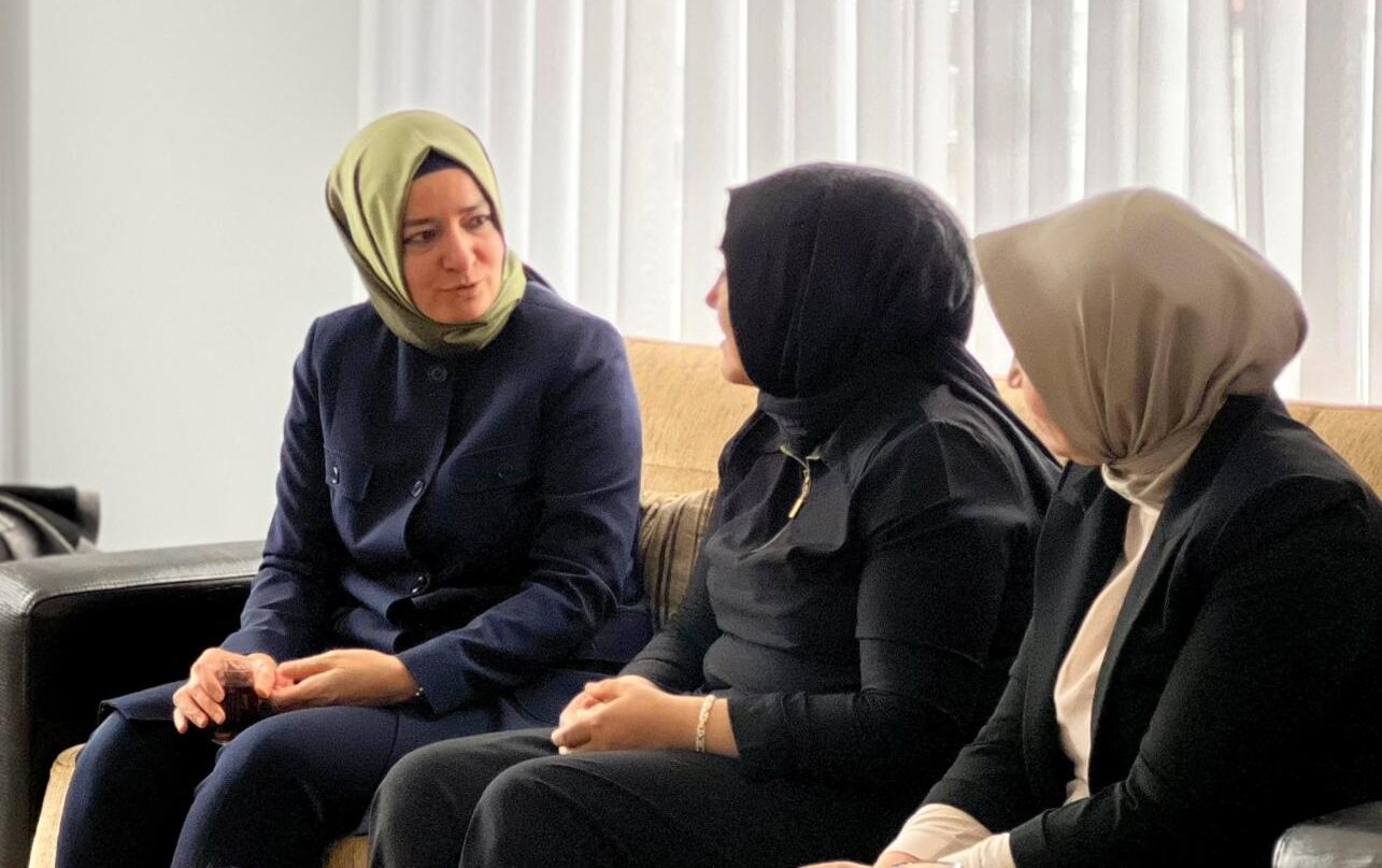 Kaya’dan Okul Saldırısı Sonrası Ailelere Ziyaret (1)