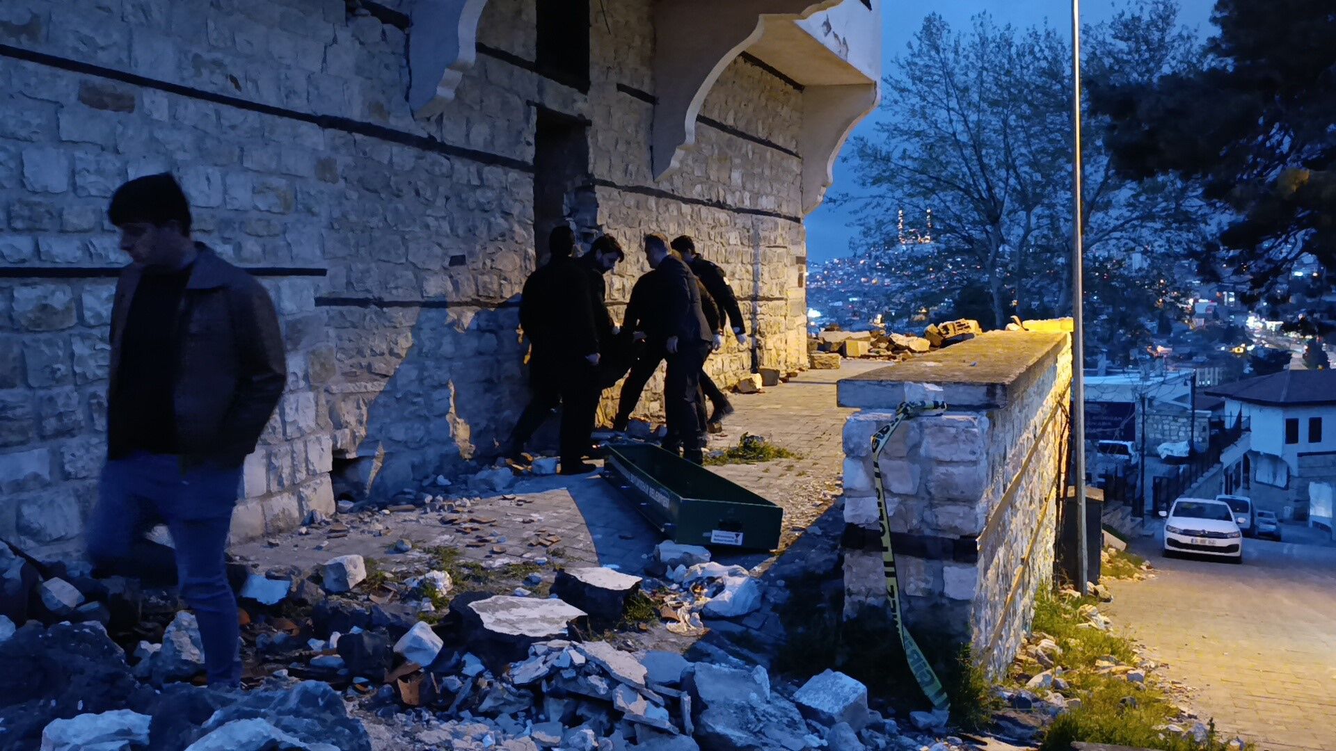 Metruk Binada Erkek Cesedi Bulundu (5)