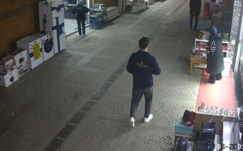 Motosikletli, Yayaya Çarpıp Kaçtı (3)