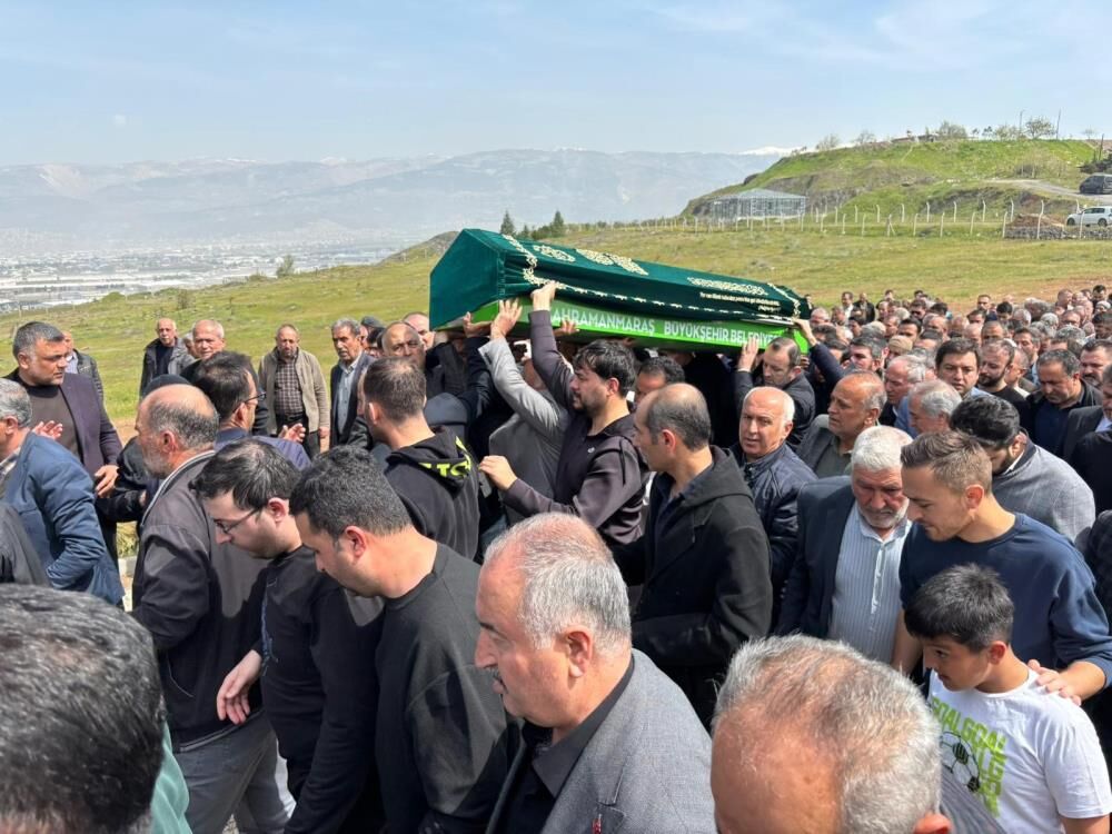 Okuldaki Saldırıda Hayatını Kaybeden Yusuf Tarık Gül Gözyaşlarıyla Uğurlandı 1