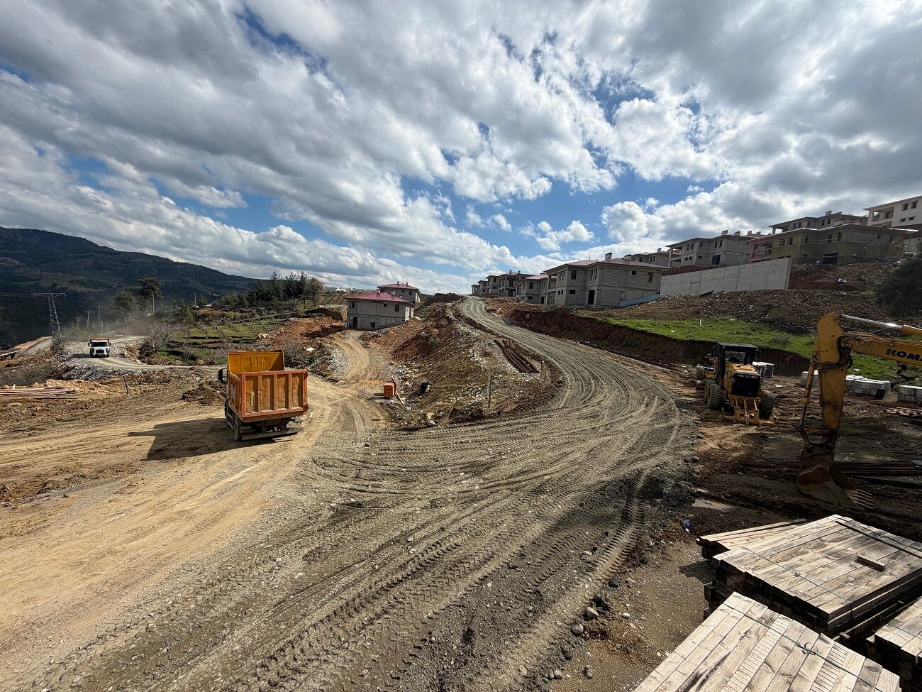 Onikişubat Belediyesi’nden 11 Kırsal Mahallede Ulaşım Yatırımı Seferberliği (2)