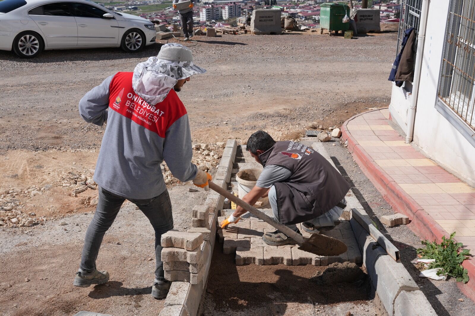 Onikişubat Belediyesi’nden 9 Farklı Mahallede Eş Zamanlı Kaldırım Ve Yol Çalışması (1)