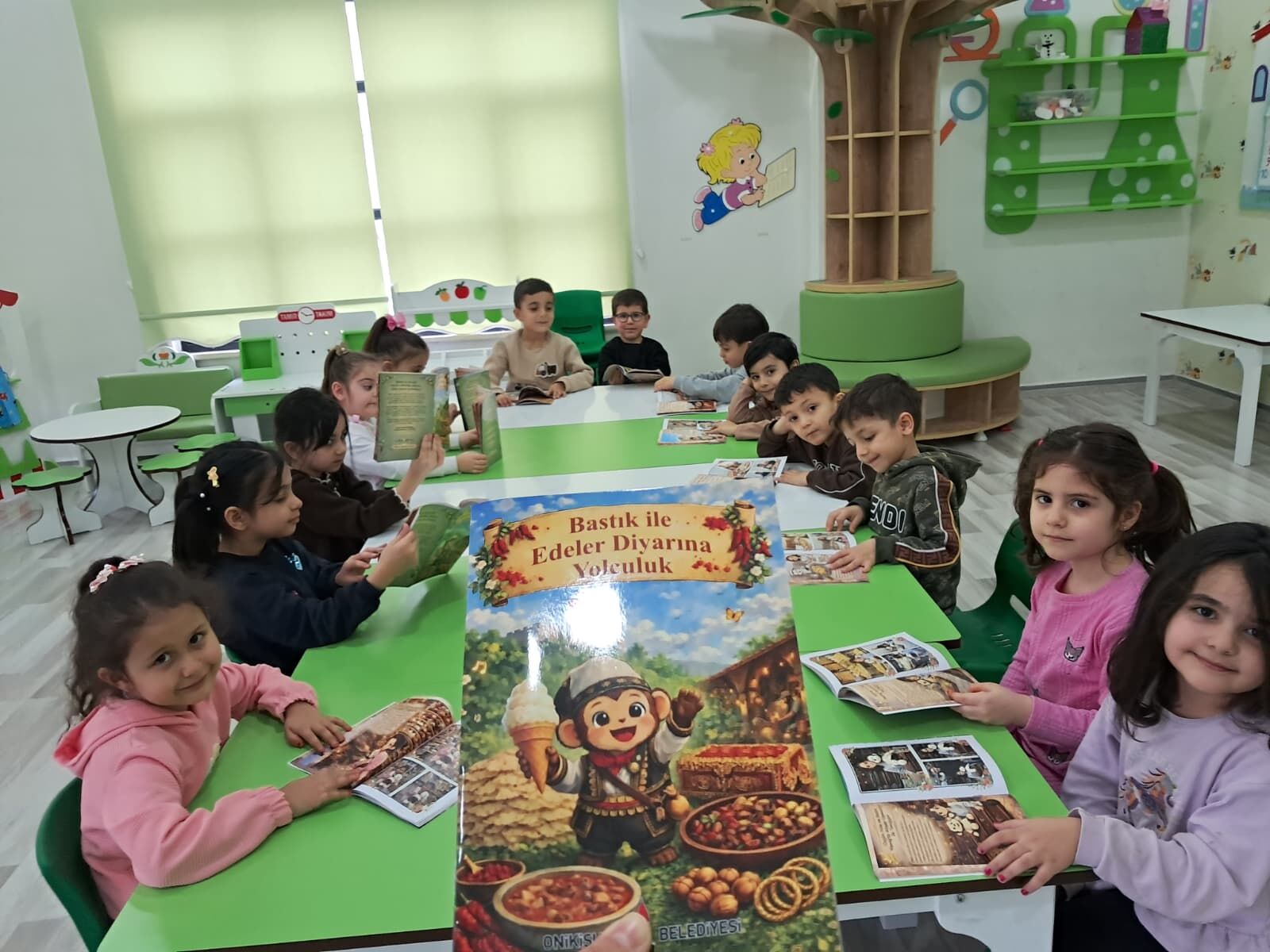 Onikişubat Belediyesi’nin Minik Kalplerinden Kütüphaneler Haftası’na Örnek Proje (4)