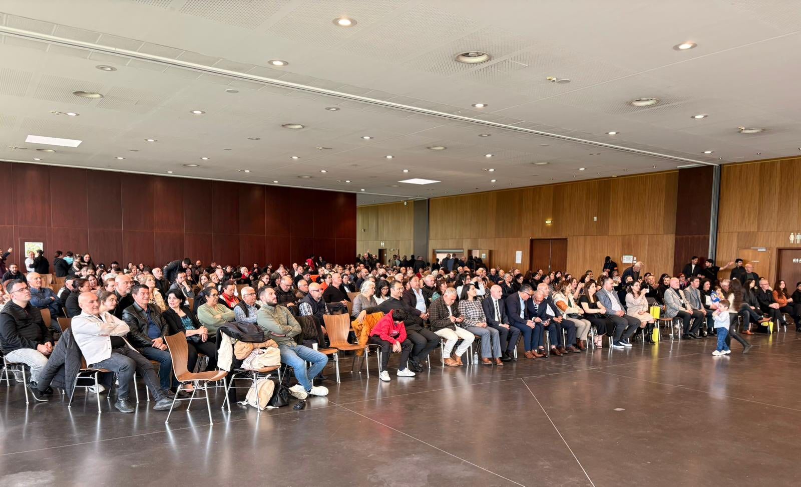 Öztunç Fransa’da Gurbetçilerle Buluştu1