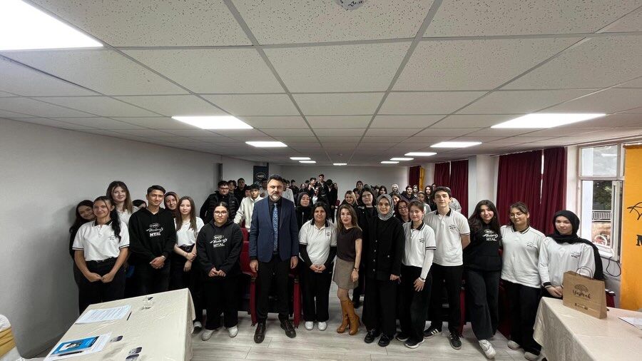 “Protokol Okumaları” Söyleşisinde Edebiyat Dolu Buluşma1