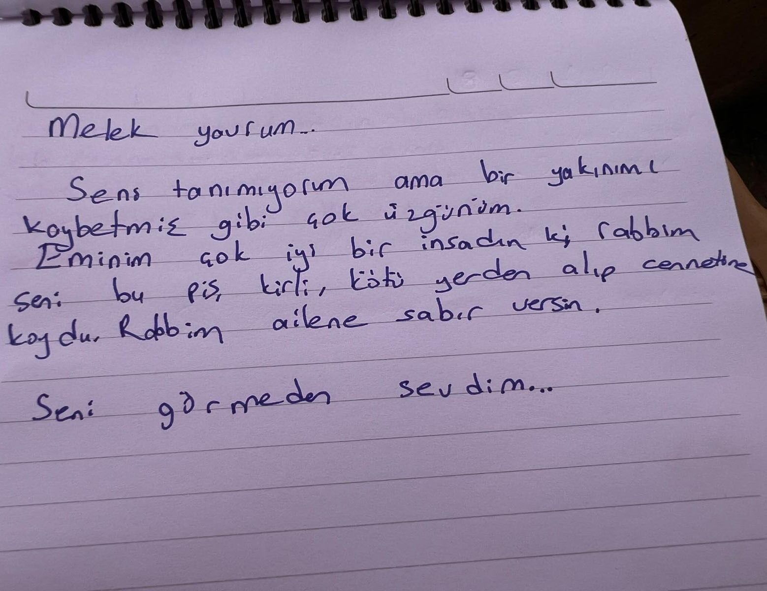 Saldırıda Hayatını Kaybeden Çocukların Mezarlarına Bırakılan Notlar Yürek Burktu (1)