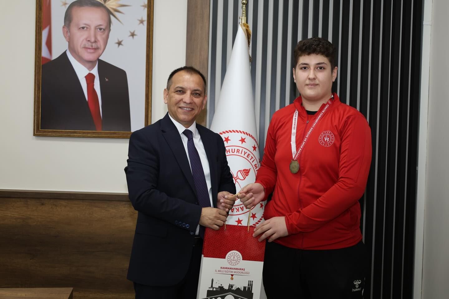 Şampiyon Öğrencilerden İl Millî Eğitim Müdürü Baydur’a Ziyaret2