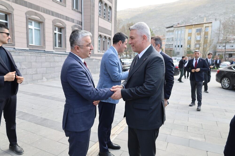 Ticaret Bakanı Bolat Elbistan’da Ekonomi Zirvesine Katıldı