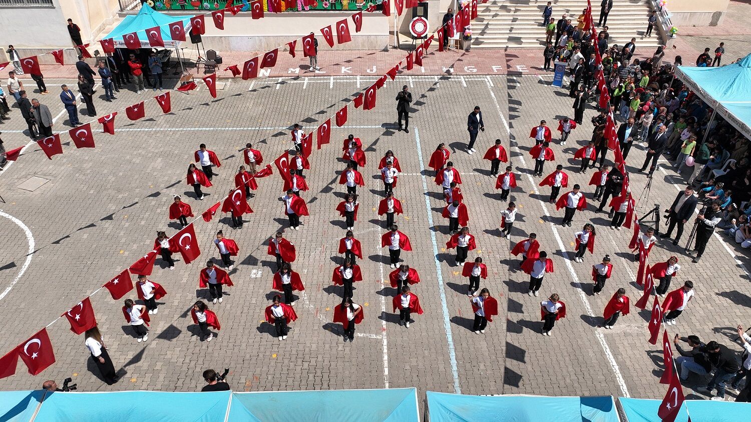 “Ulusal Egemenlik Ve Çocuk Bayramı Kutlu Olsun” (1)