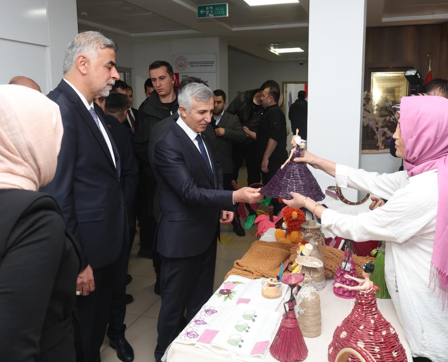 Vali Ünlüer, Otizm Farkındalık Günü Programına Katıldı1