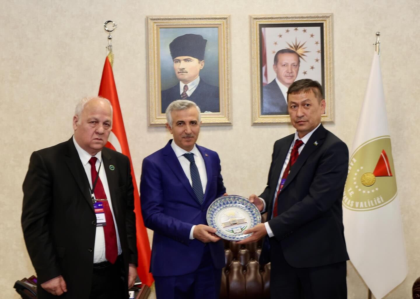 Vali Ünlüer, Özbekistan Heyetini Makamında Ağırladı1
