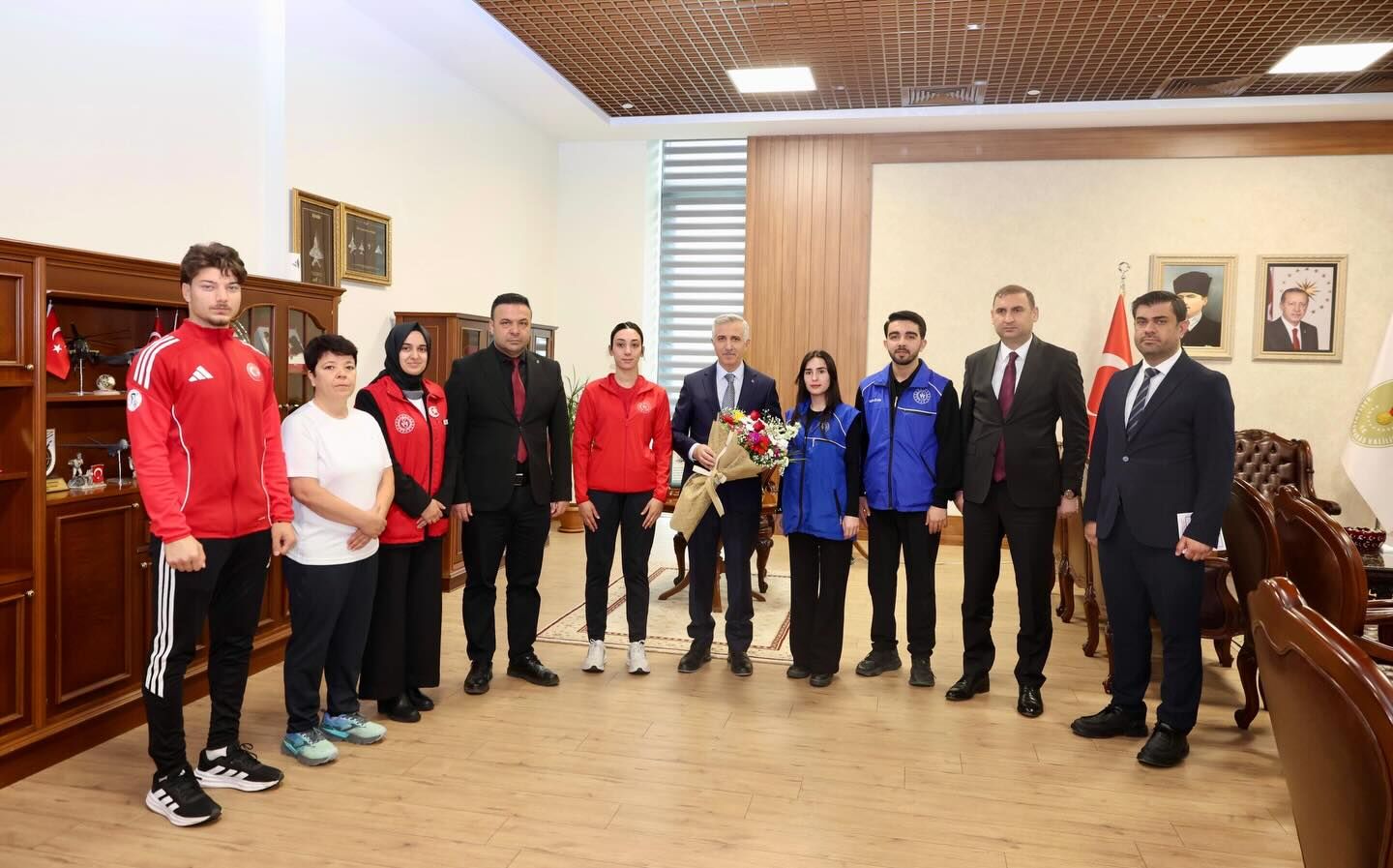 19 Mayıs Kapsamında Gençlik Ve Spor Heyetinden Vali Ünlüer’e Ziyaret