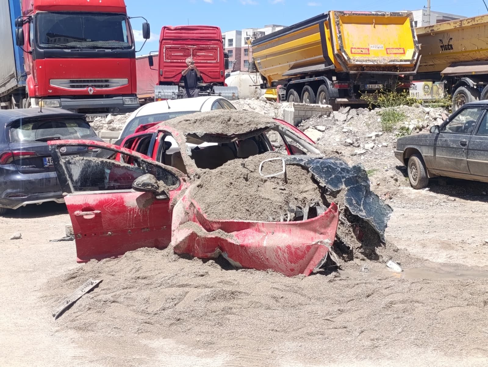 Freni Boşalan Kamyon 7 Araca Çarptı 6 Yaralı