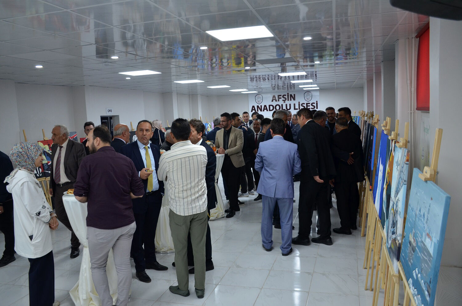 Afşin Anadolu Lisesi'nde Yılsonu Resim Sergisi Açıldı (16)