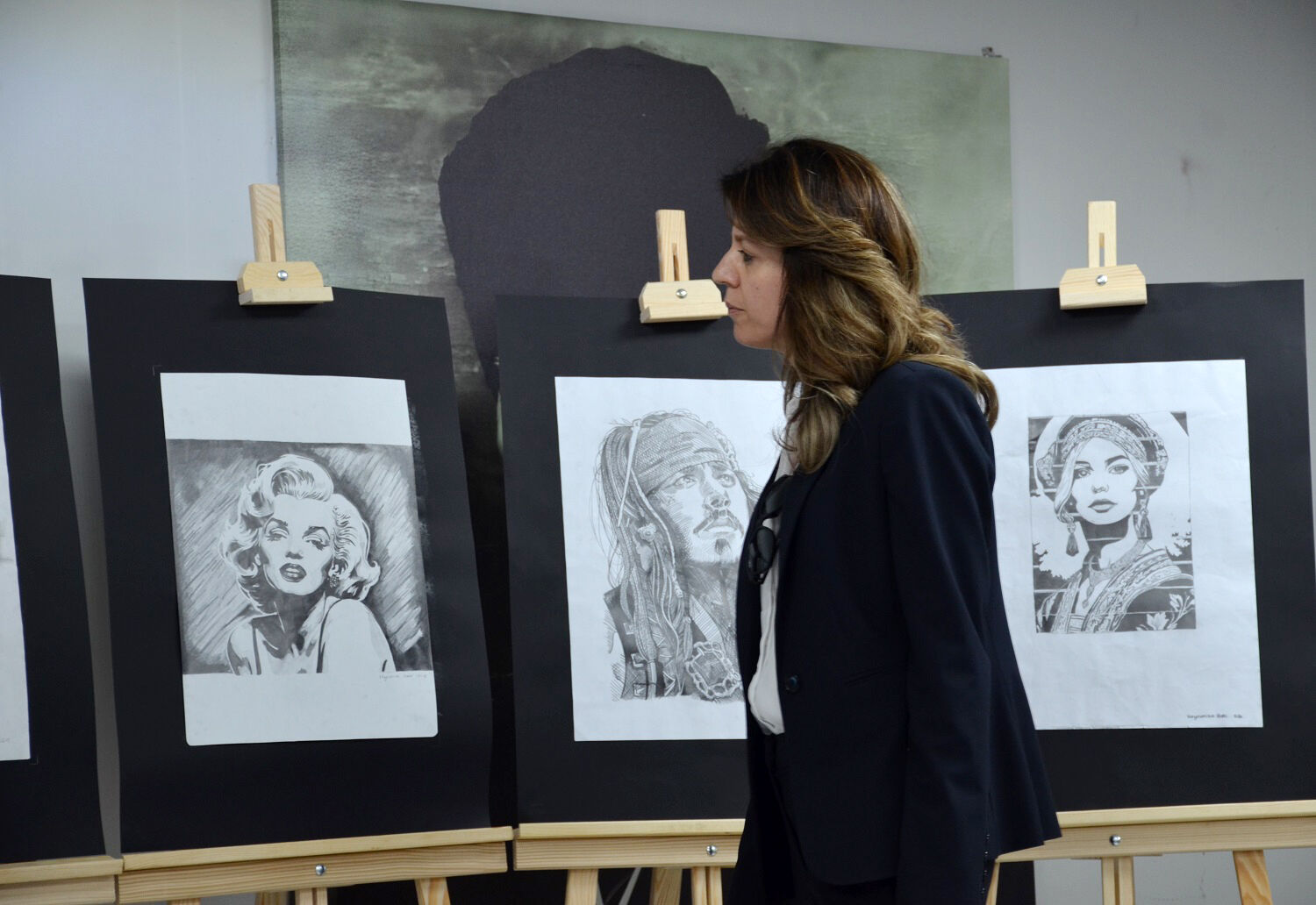 Afşin Anadolu Lisesi'nde Yılsonu Resim Sergisi Açıldı (18)