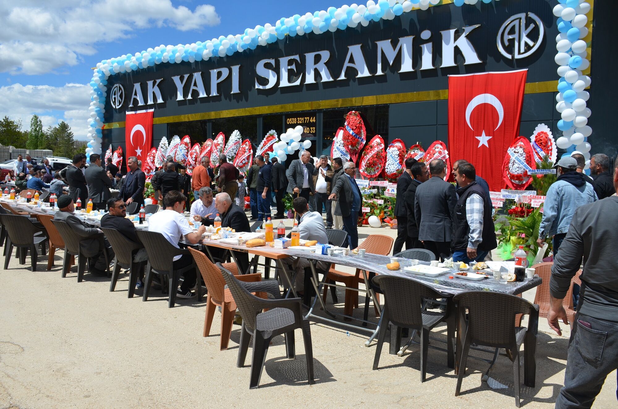 Afşin’de Ak Yapı Seramik Yeni Yerinde Hizmete Açıldı (1)