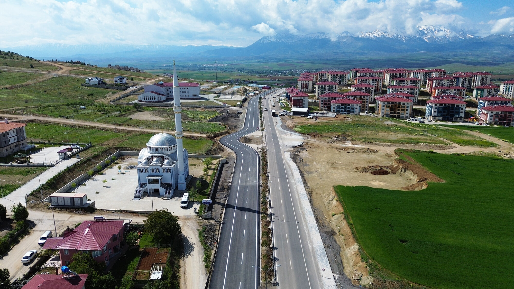 Afşin’de Dr. Devlet Bahçeli Bulvarı Trafiğe Açılıyor (2)
