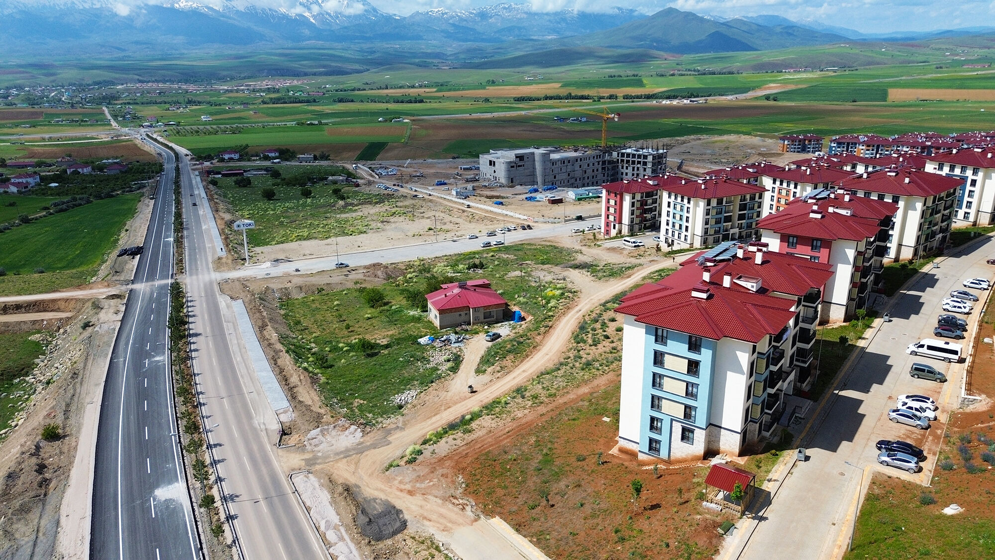 Afşin’de Dr. Devlet Bahçeli Bulvarı Trafiğe Açılıyor (3)