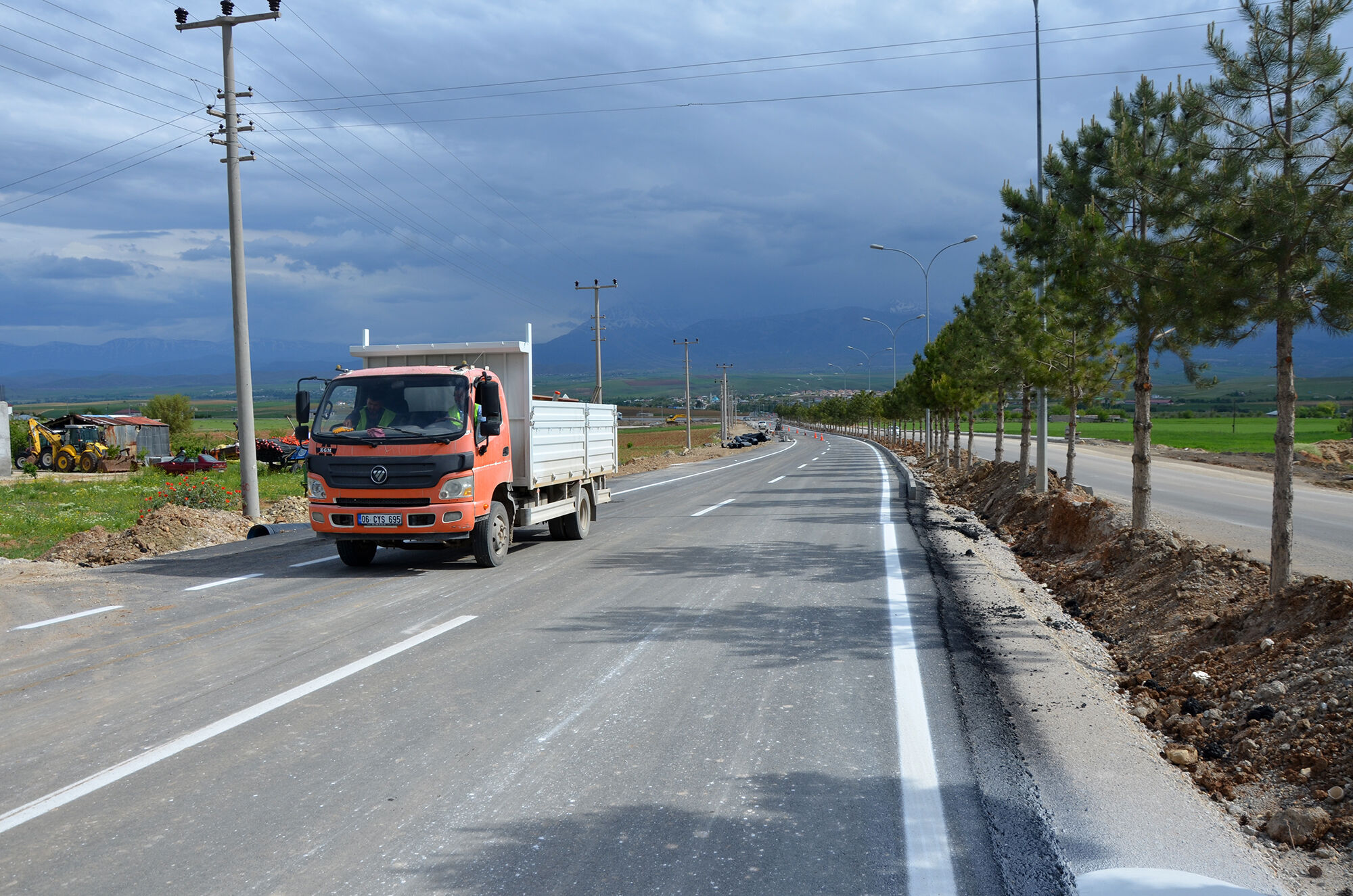 Afşin’de Dr. Devlet Bahçeli Bulvarı Trafiğe Açılıyor (7)