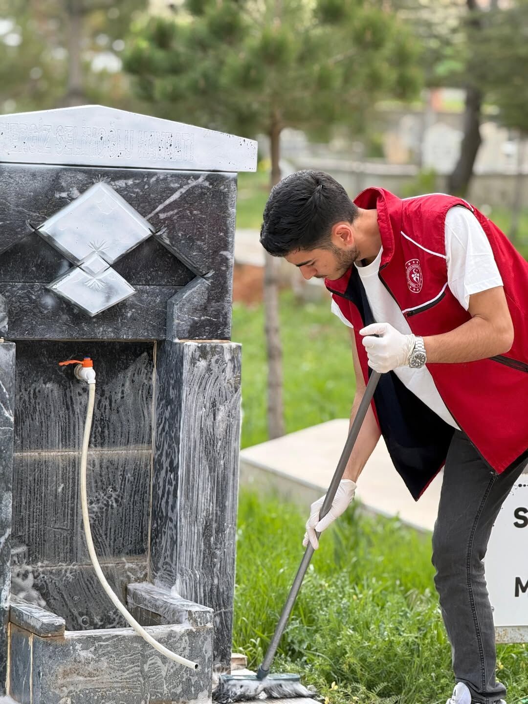 Afşin’de Gençlerden Anlamlı Çalışma Geçmişe Saygı, Topluma Örnek Davranış (5)
