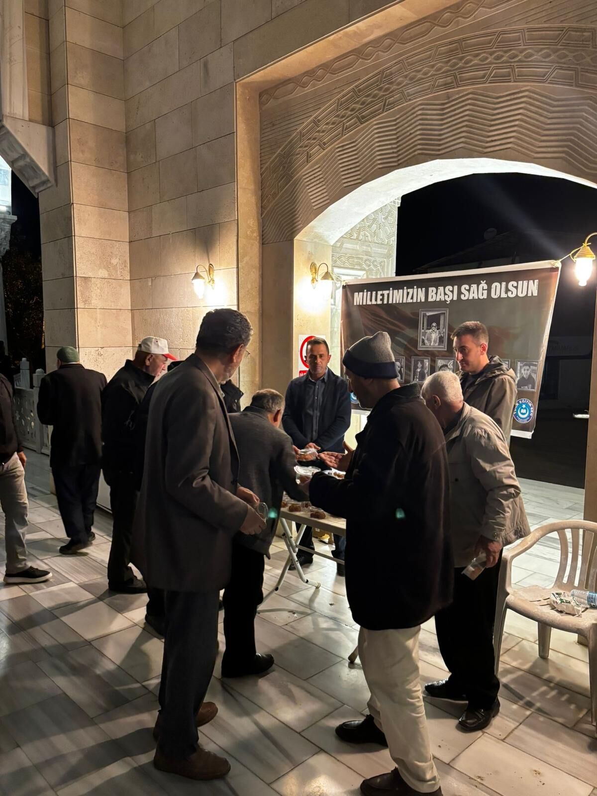 Afşin’de Hayatını Kaybedenler İçin Lokma Dağıtıldı (4)
