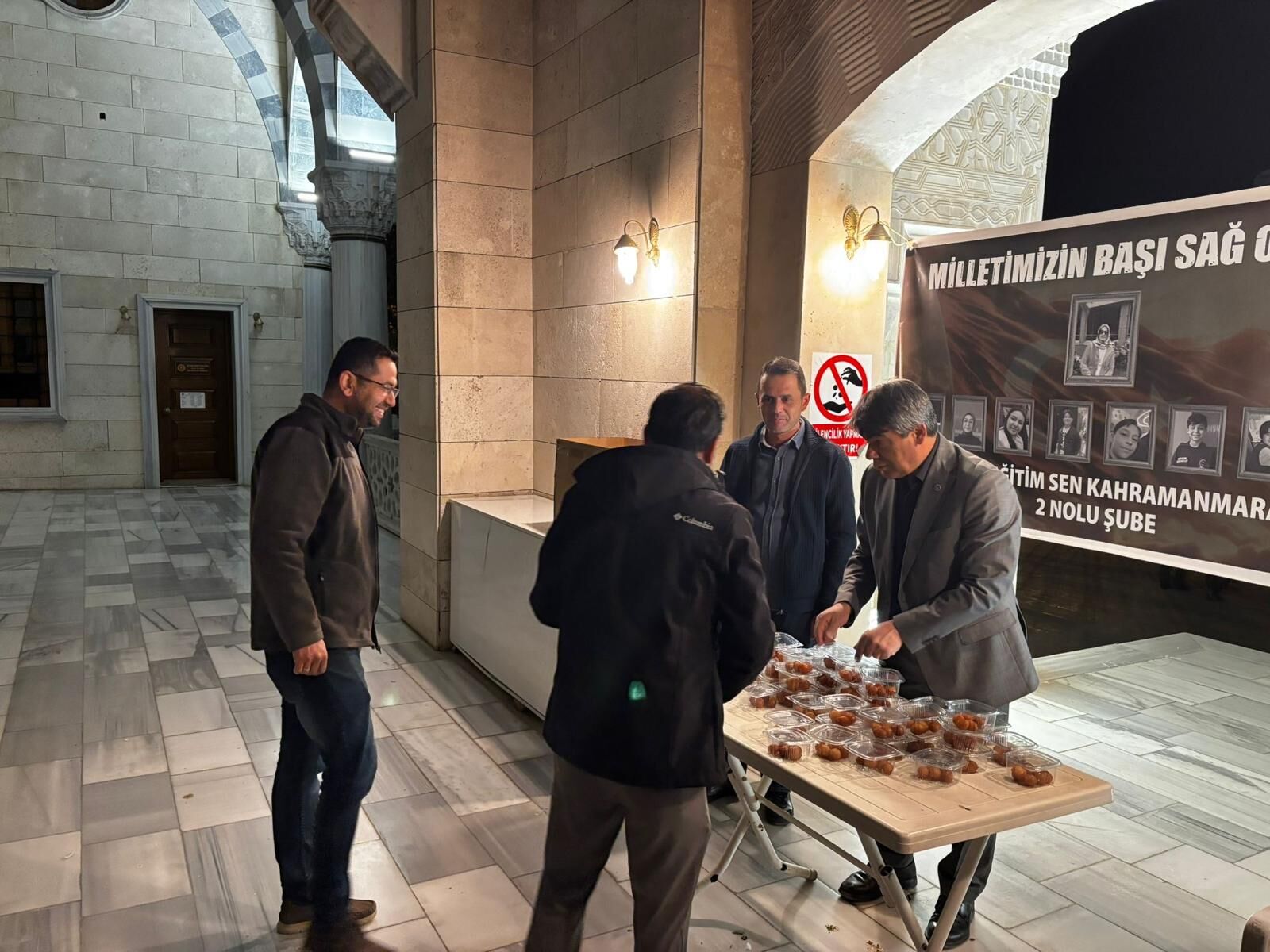 Afşin’de Hayatını Kaybedenler İçin Lokma Dağıtıldı (5)