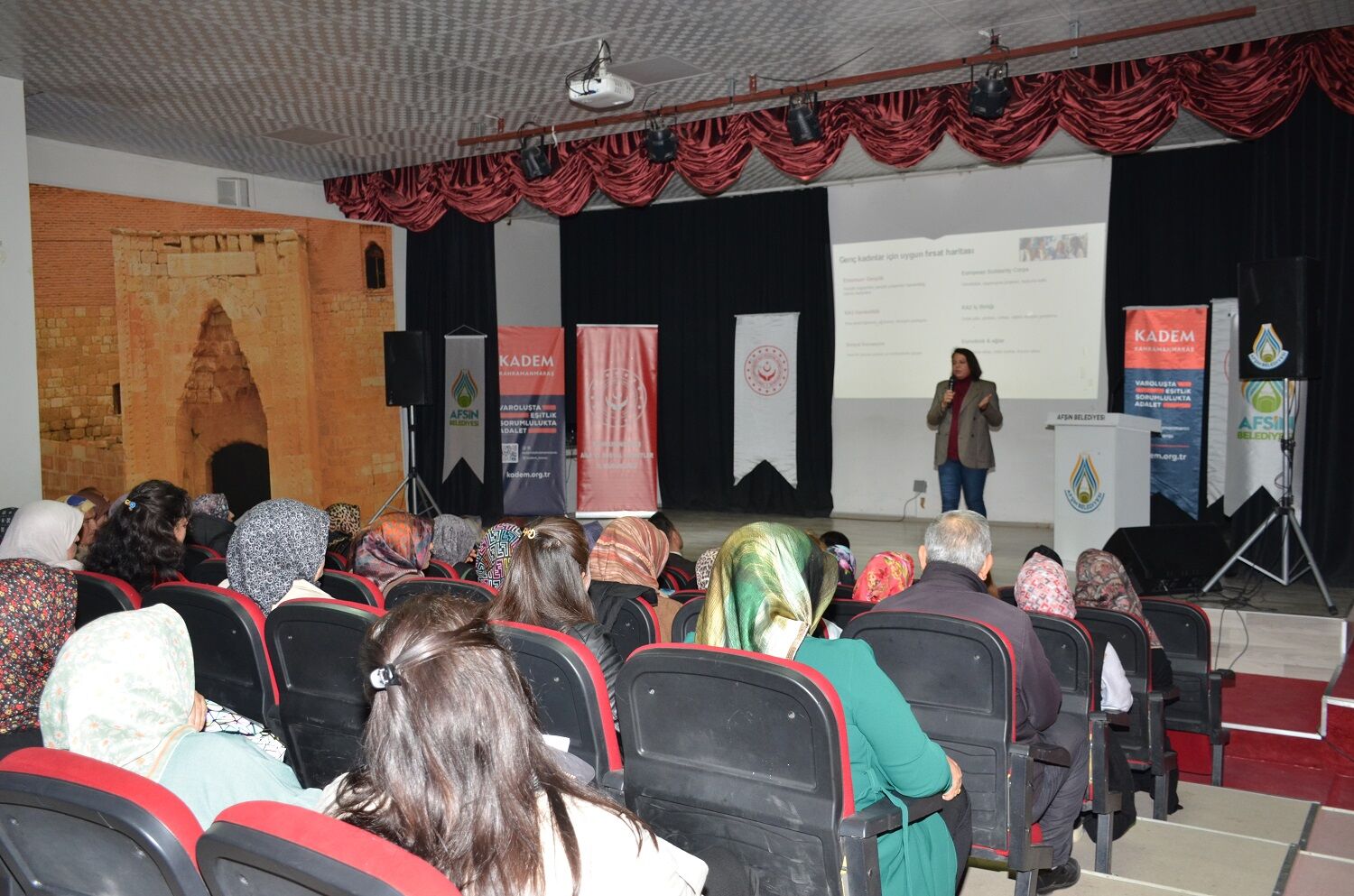 Afşin’de Kadınlara Yönelik Proje Yazarlığı Ve Hibe Destekleri Semineri Düzenlendi (5)
