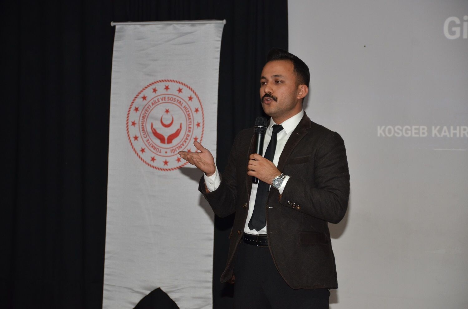 Afşin’de Kadınlara Yönelik Proje Yazarlığı Ve Hibe Destekleri Semineri Düzenlendi (6)
