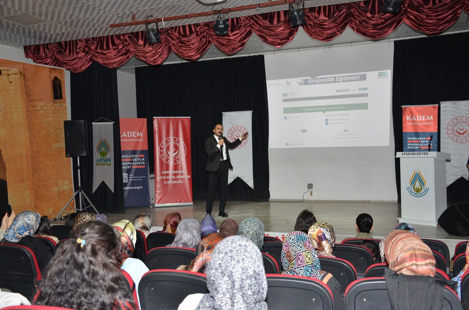 Afşin’de Kadınlara Yönelik Proje Yazarlığı Ve Hibe Destekleri Semineri Düzenlendi (7)