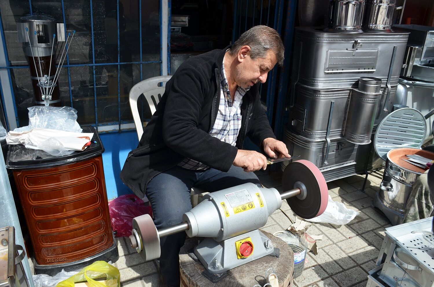 Afşin’de Kurban Bayramı Öncesi Bıçak Bileme Mesaisi Arttı (2)