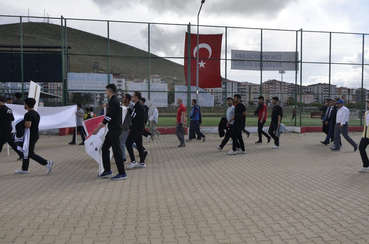 Afşin’de “Sağlık İçin Hareket Et” Yürüyüşü Düzenlendi (11)