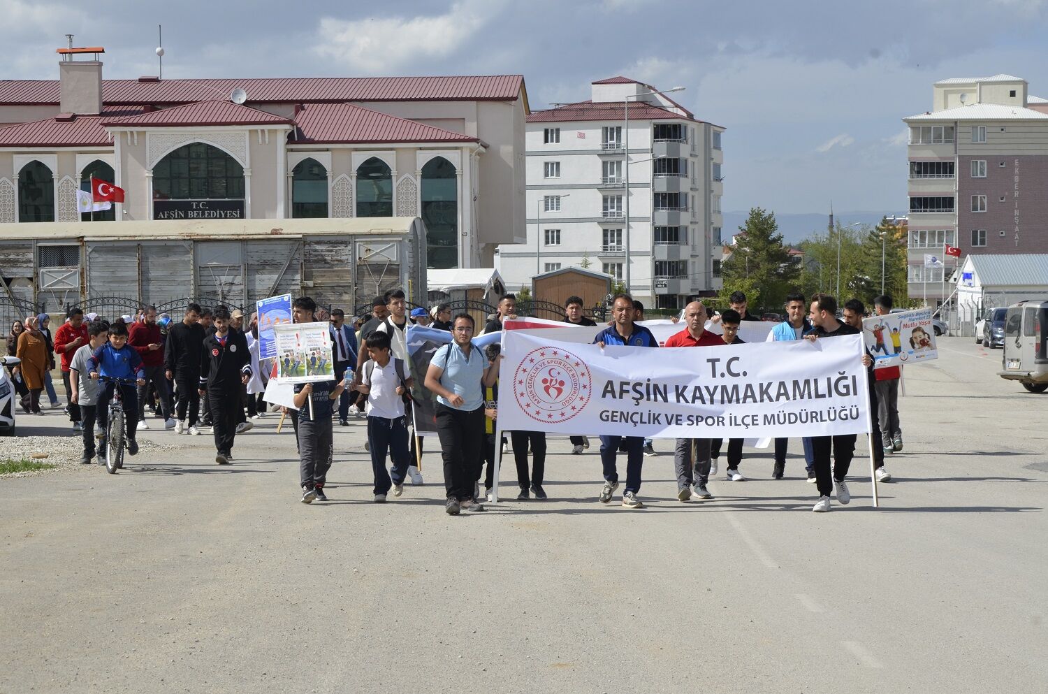 Afşin’de “Sağlık İçin Hareket Et” Yürüyüşü Düzenlendi (3)