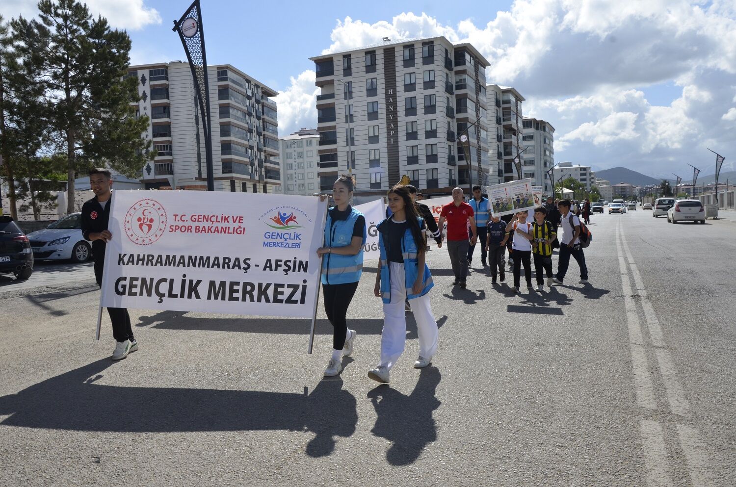 Afşin’de “Sağlık İçin Hareket Et” Yürüyüşü Düzenlendi (6)