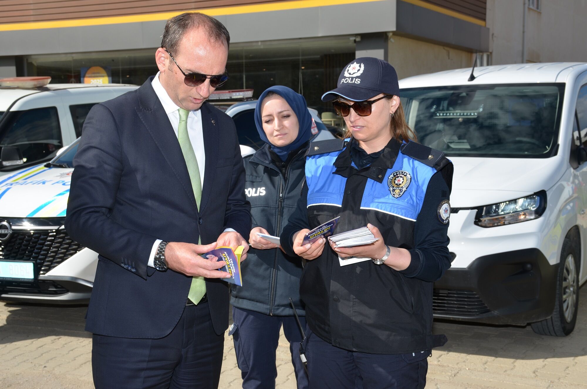 Afşin’de Trafik Haftası Kapsamında Sürücülere Bilgilendirme Yapıldı (13)