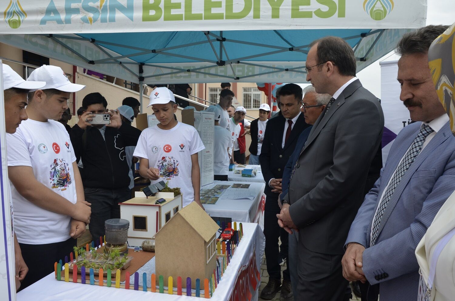 Afşin’de Tübi̇tak 4006 Bilim Fuarı Yoğun İlgi Gördü (26)