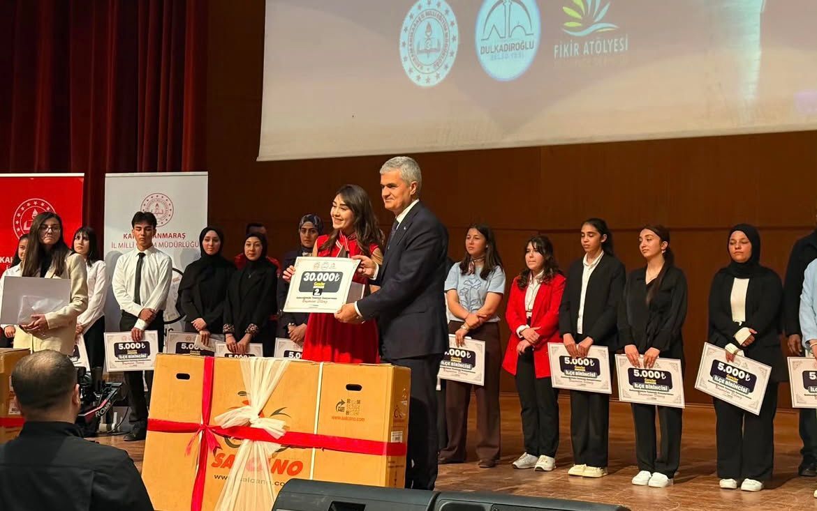 Afşinli Öğrencilerden Hitabet Yarışmasında Gururlandıran Başarı (1)
