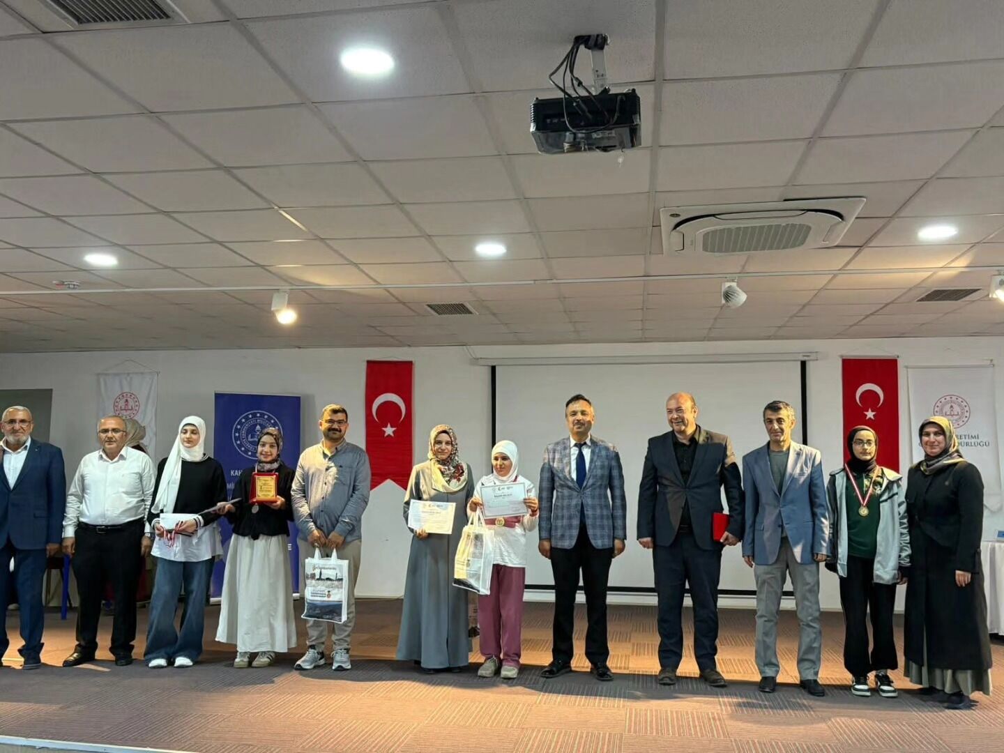 Afşinli Öğrencilerden Kur’an I Kerim’i Güzel Okuma Yarışmasında Gururlandıran Başarı1