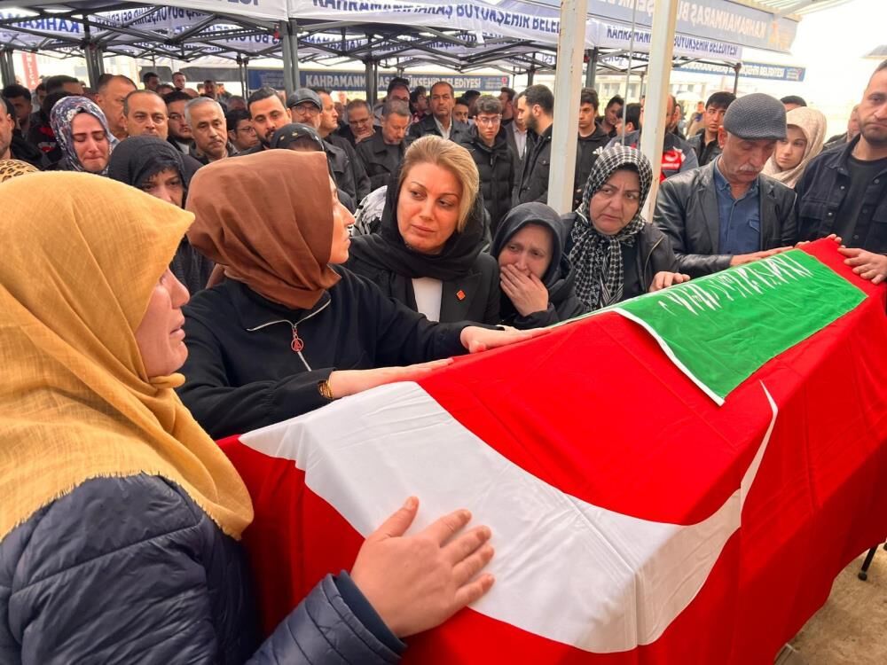 Almina’nın Son Yolculuğunda Annenin Ağıtları Yürek Yaktı